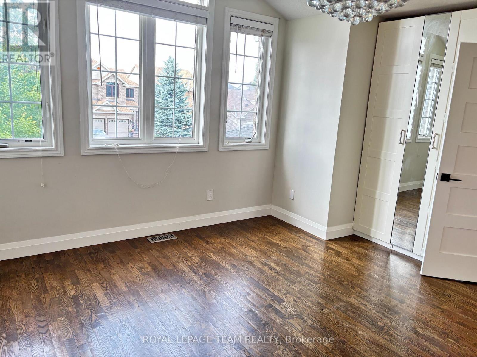 78 Friendly Crescent