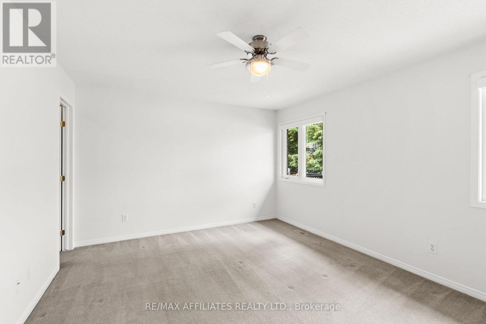 54 Dr Gordon Crescent