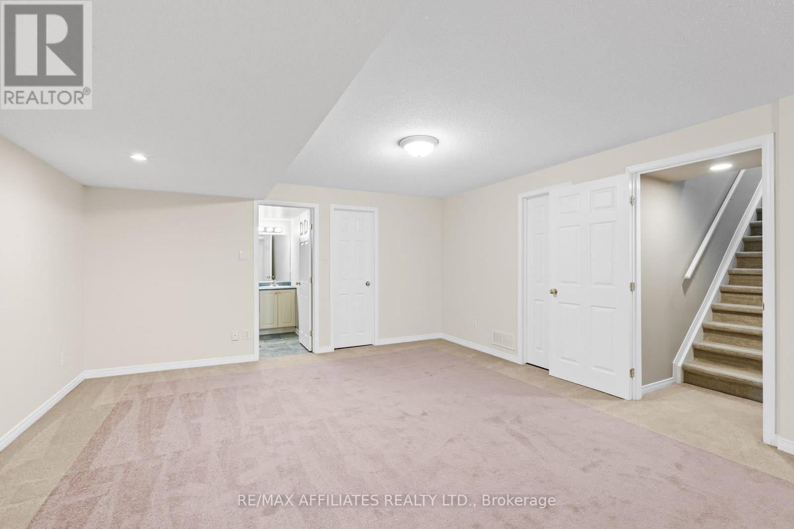 54 Dr Gordon Crescent