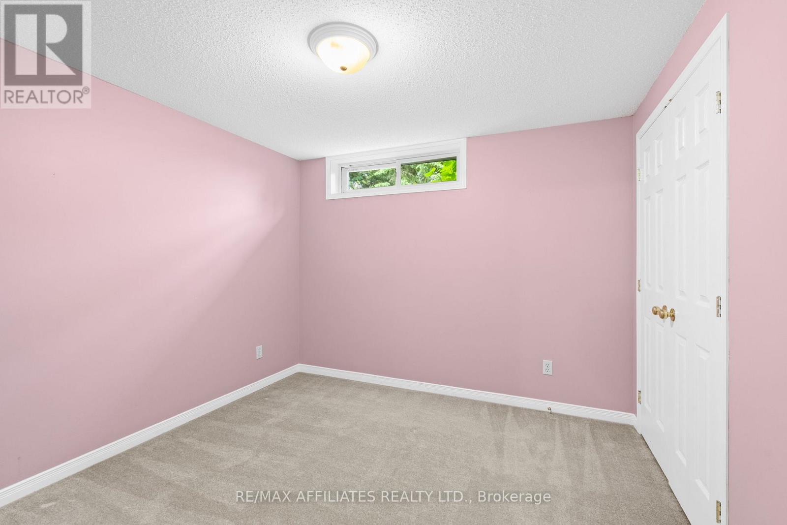 54 Dr Gordon Crescent