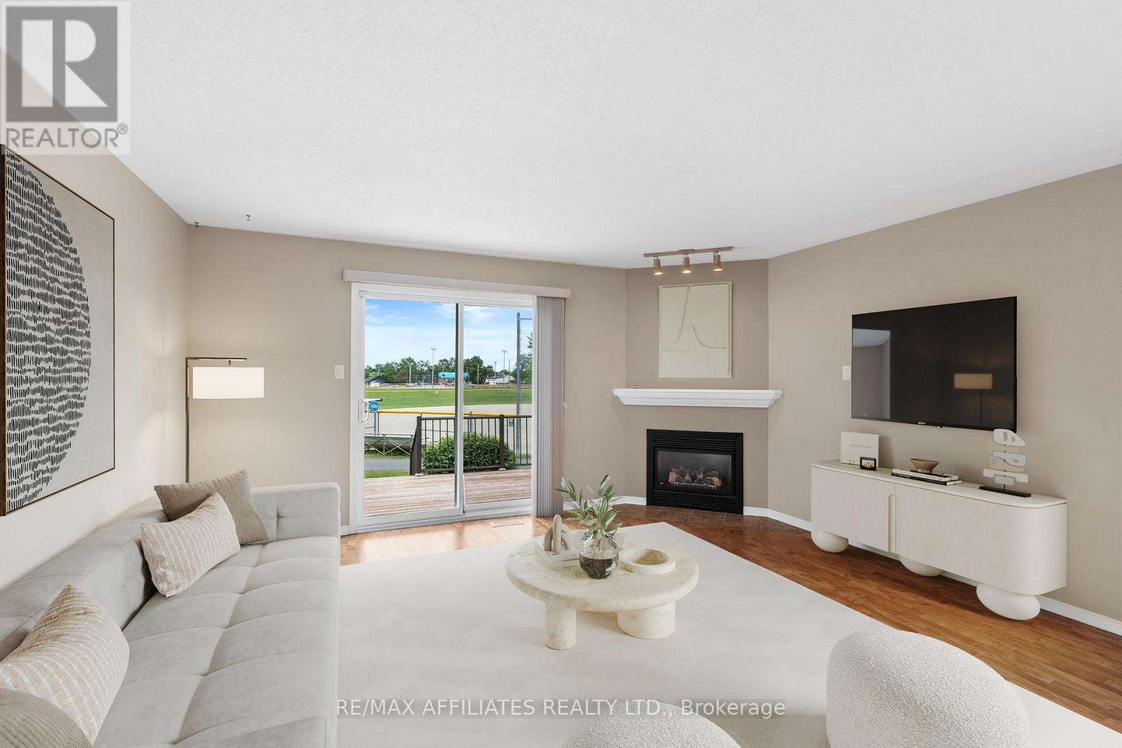 54 Dr Gordon Crescent