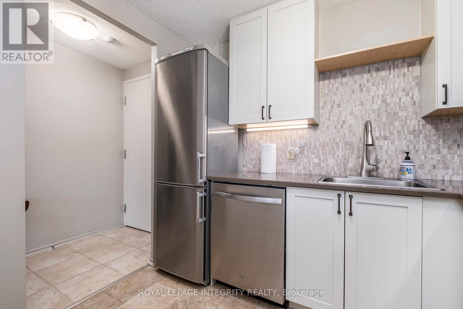 210 - 1025 Grenon Avenue