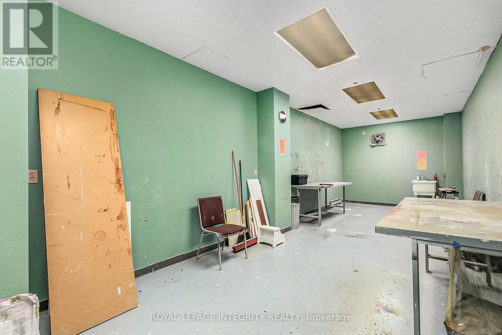 210 - 1025 Grenon Avenue