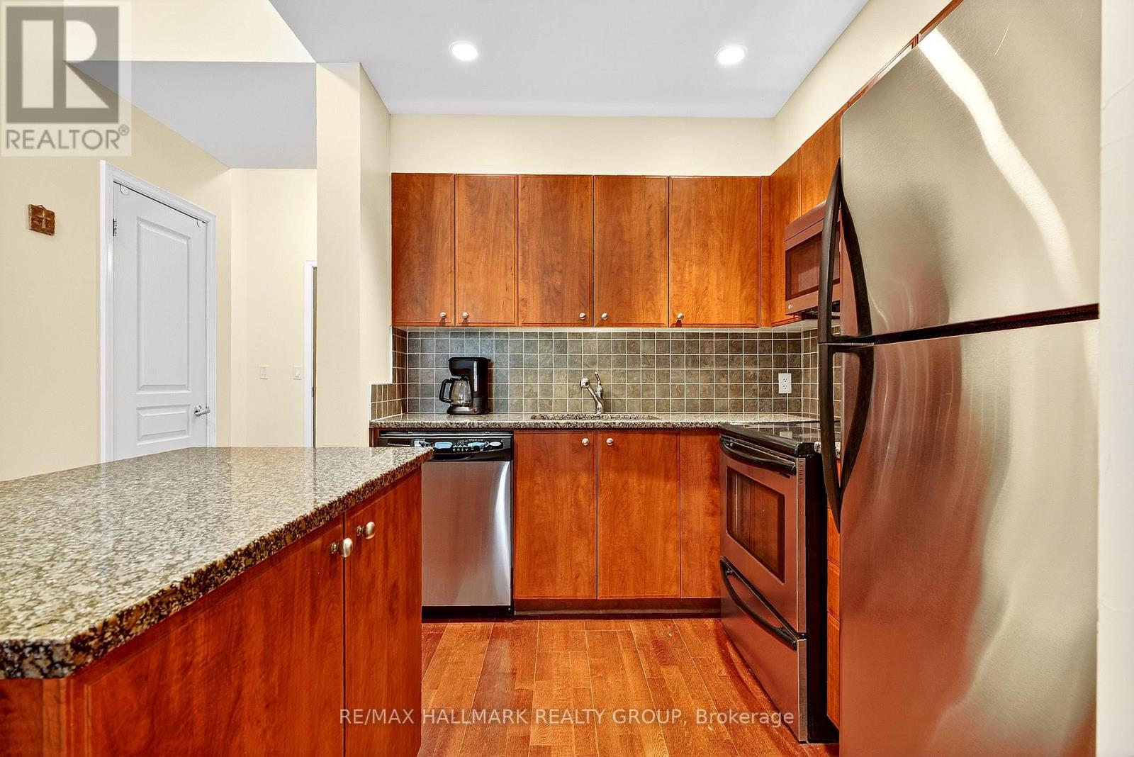 1206 - 200 Besserer Street