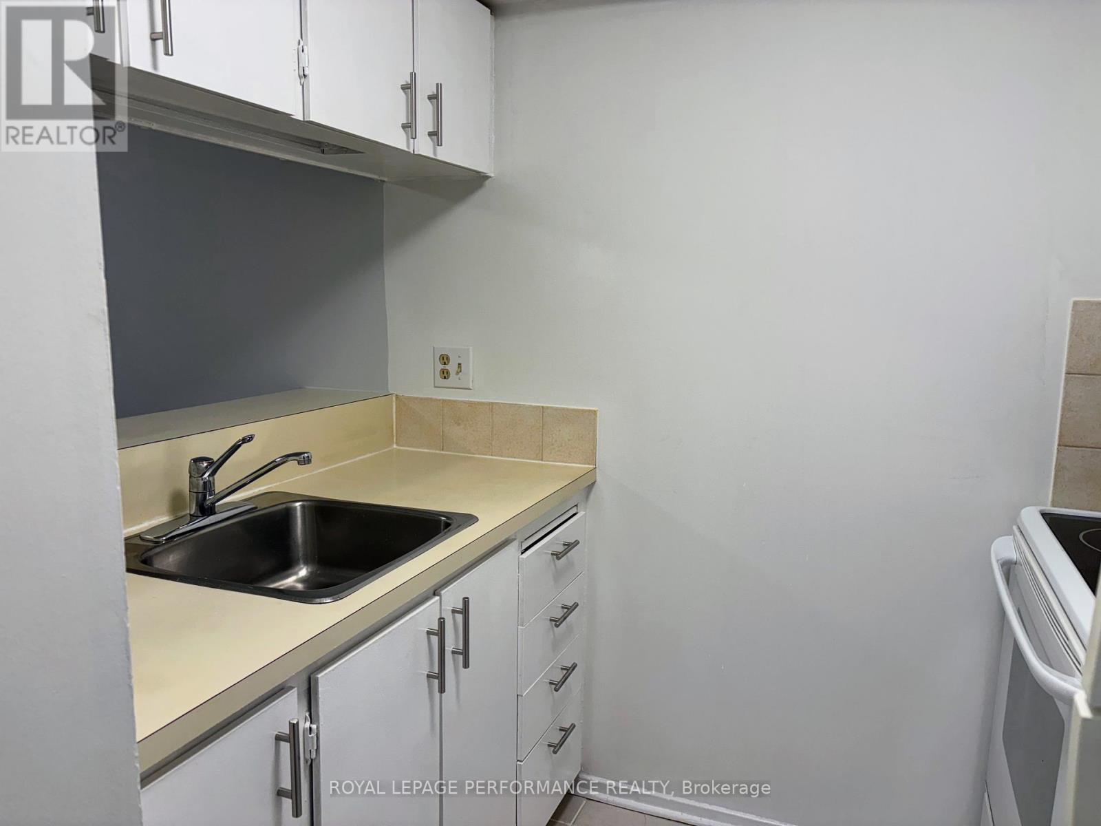 112 - 6470 Bilberry Drive