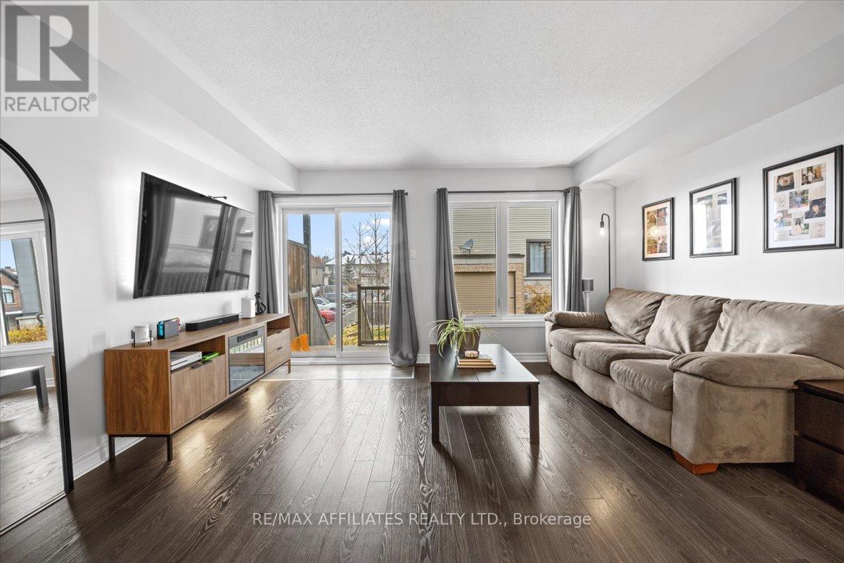 11 - 1124 Docteur Corbeil Boulevard