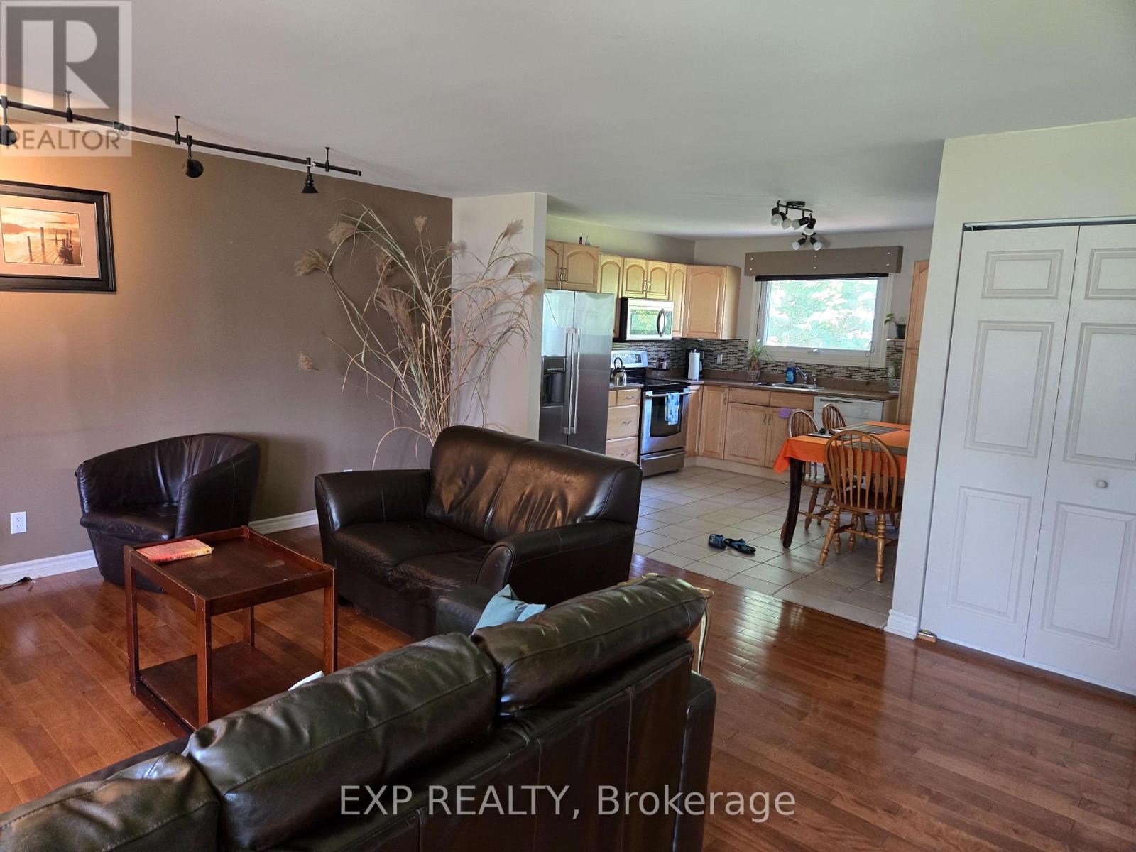 1990 Belcourt Boulevard