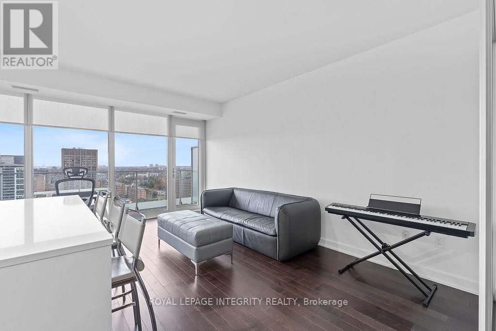 1908 - 111 Champagne Avenue S