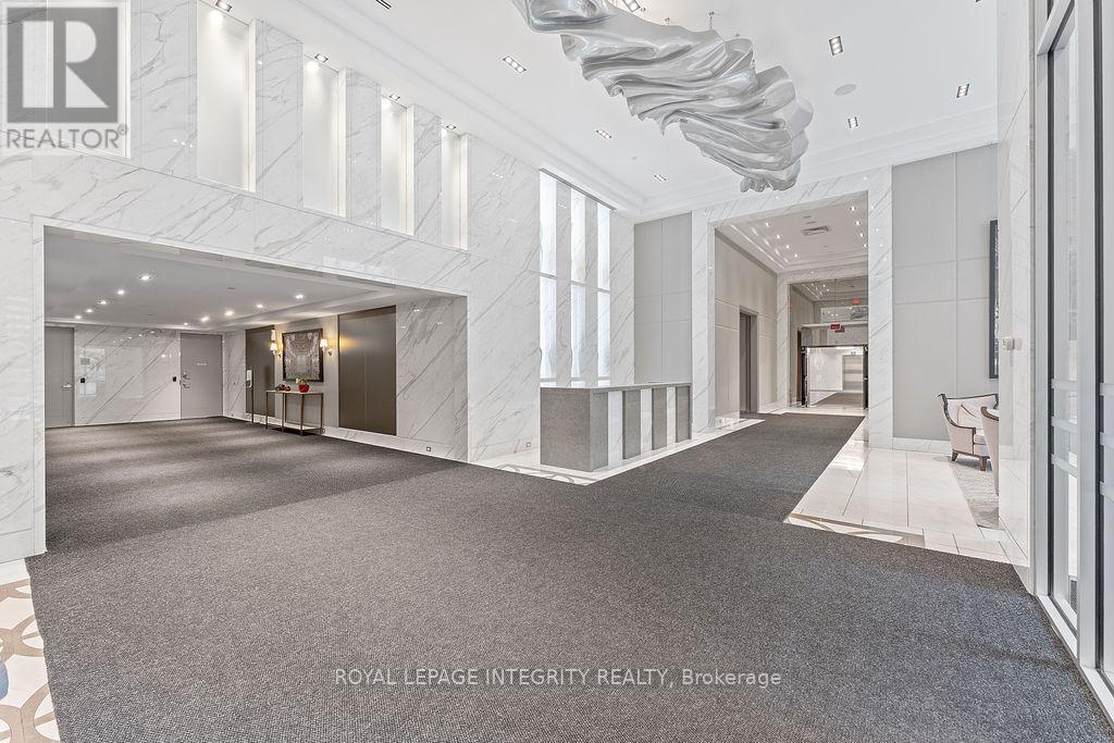 1908 - 111 Champagne Avenue S