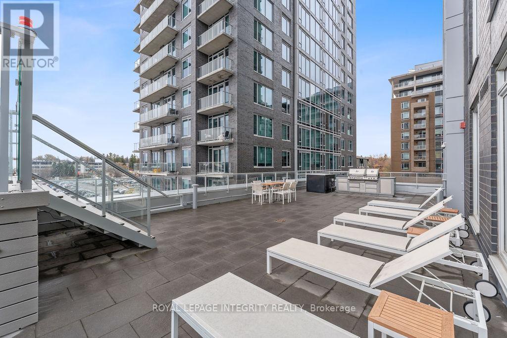 1908 - 111 Champagne Avenue S