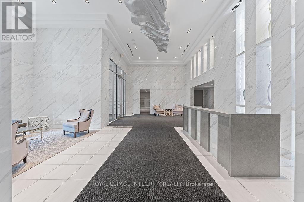 1908 - 111 Champagne Avenue S