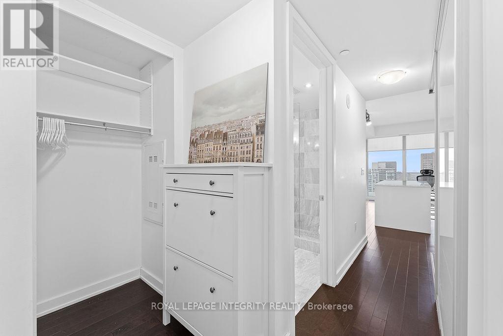 1908 - 111 Champagne Avenue S