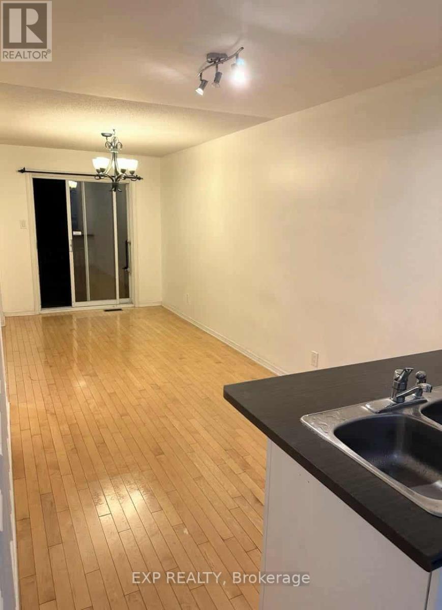 99 Woodbury Crescent