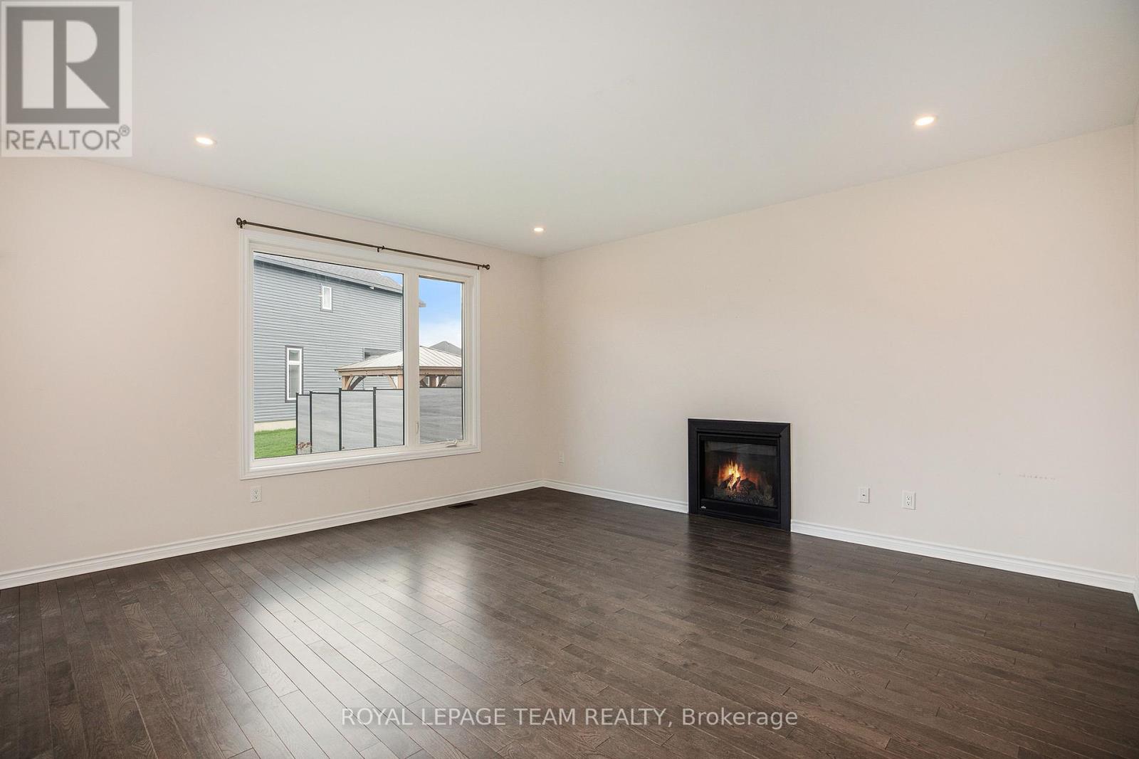 521 Kindred Crescent