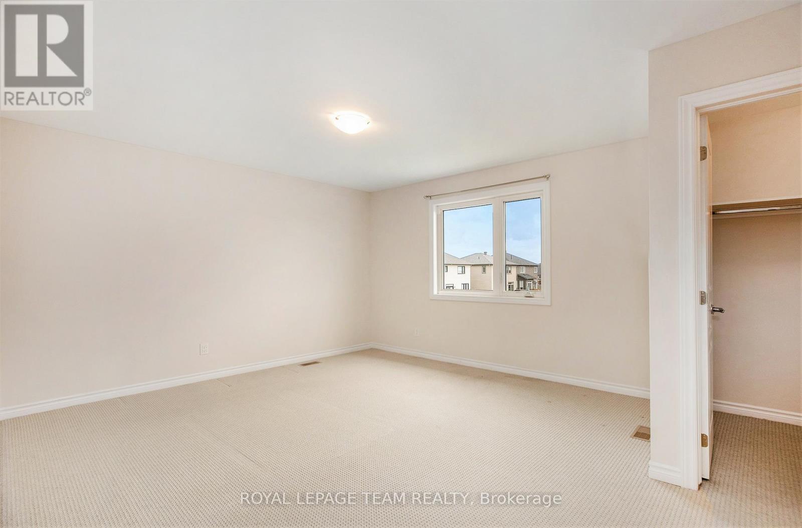 521 Kindred Crescent