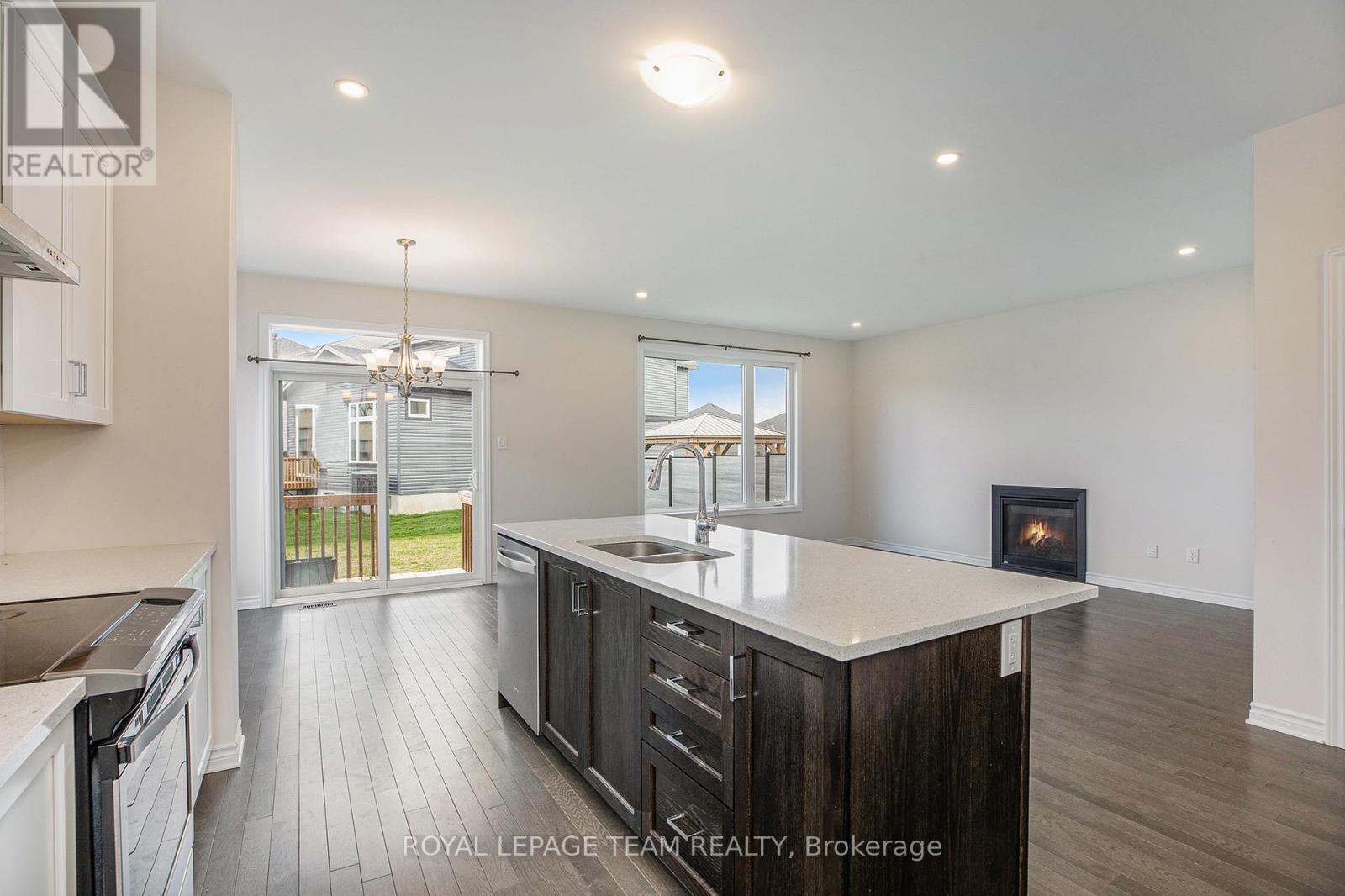 521 Kindred Crescent