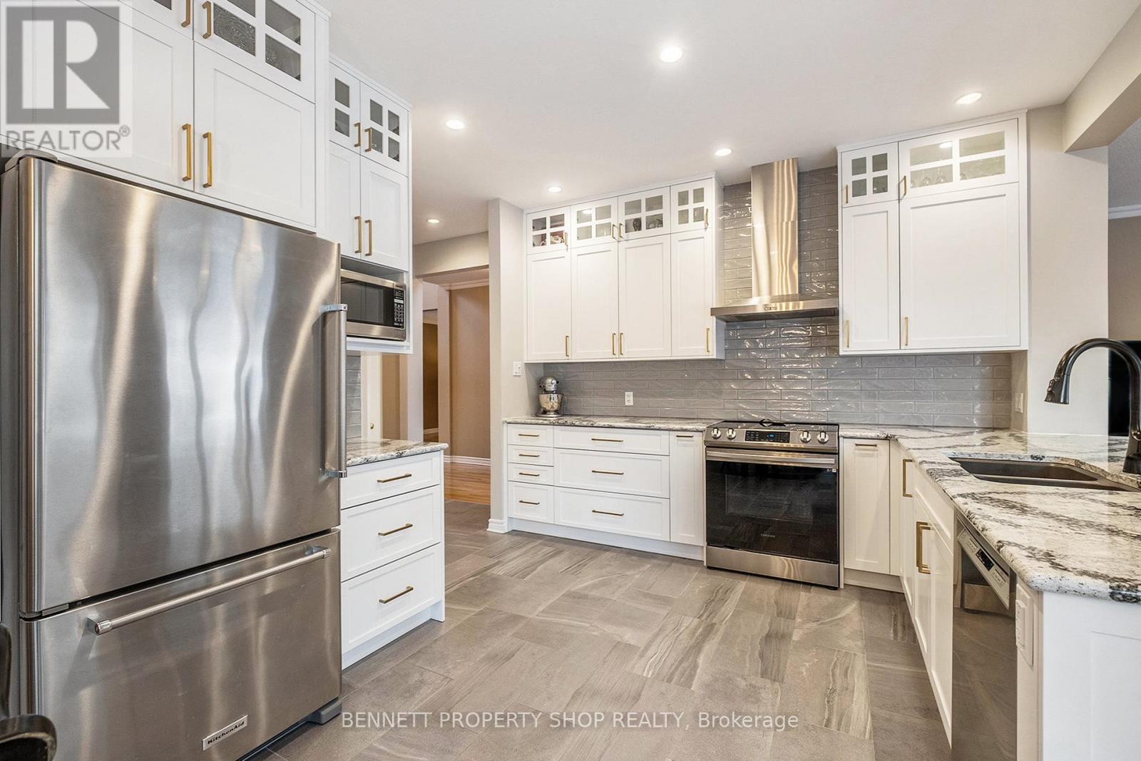 578 Devonwood Circle