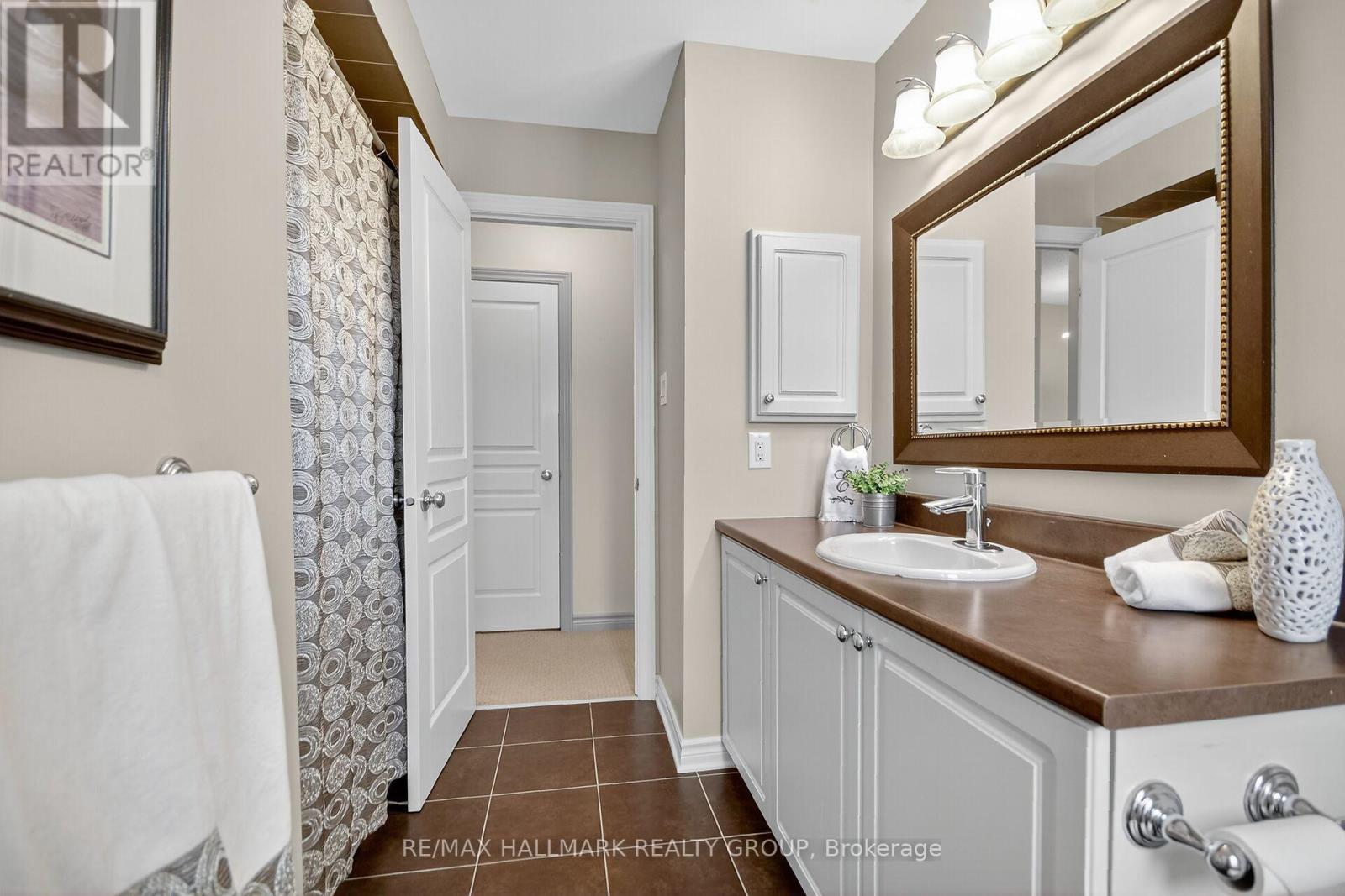 668 Bowercrest Crescent