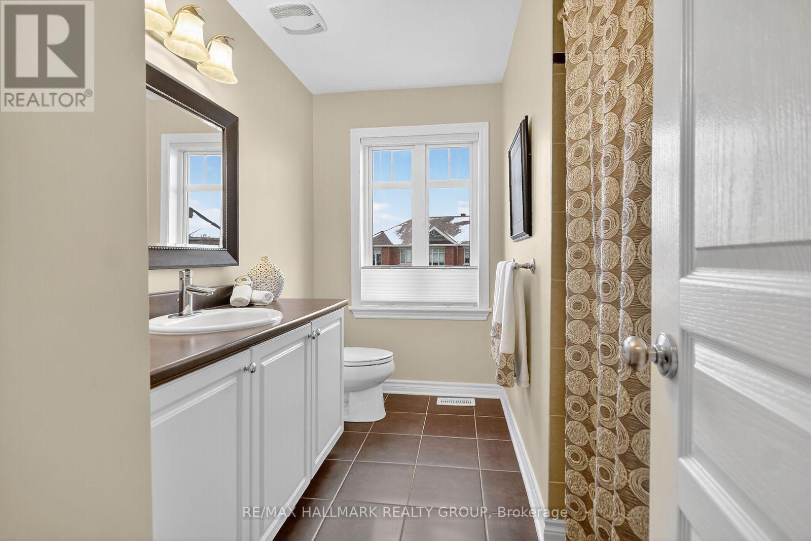 668 Bowercrest Crescent