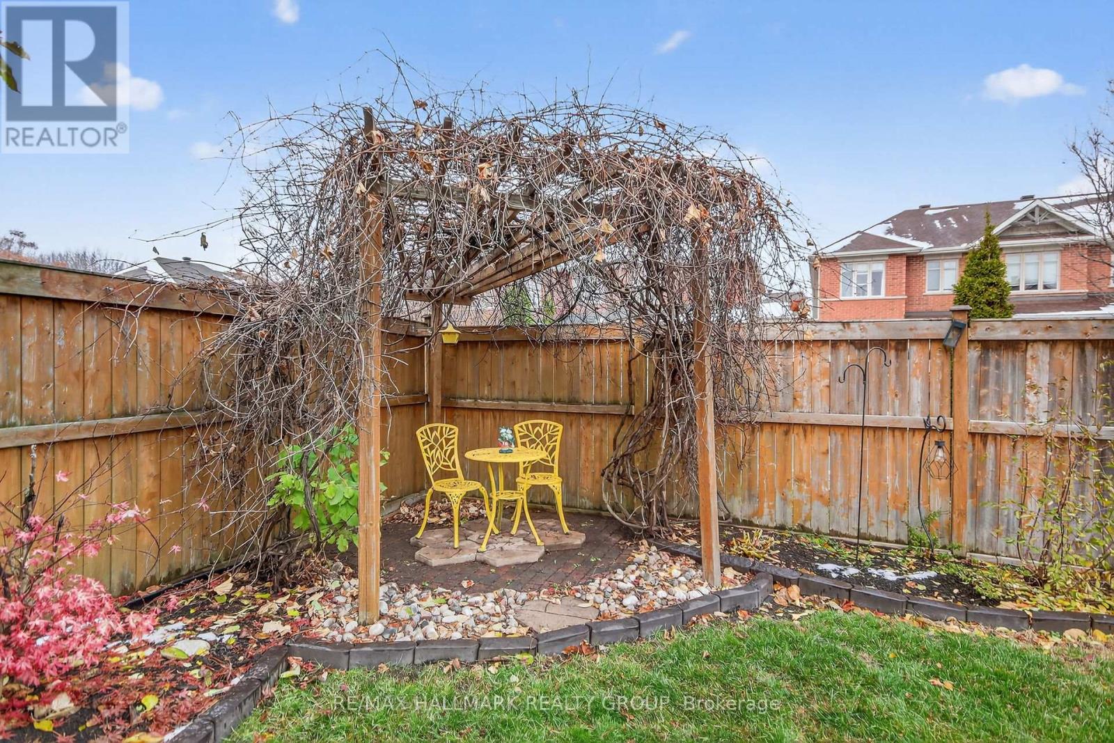 668 Bowercrest Crescent