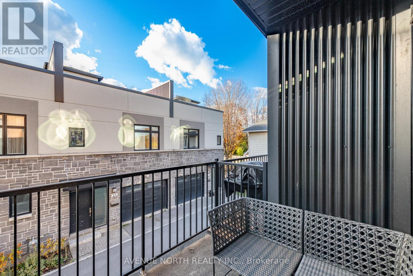 938 Woodroffe Avenue