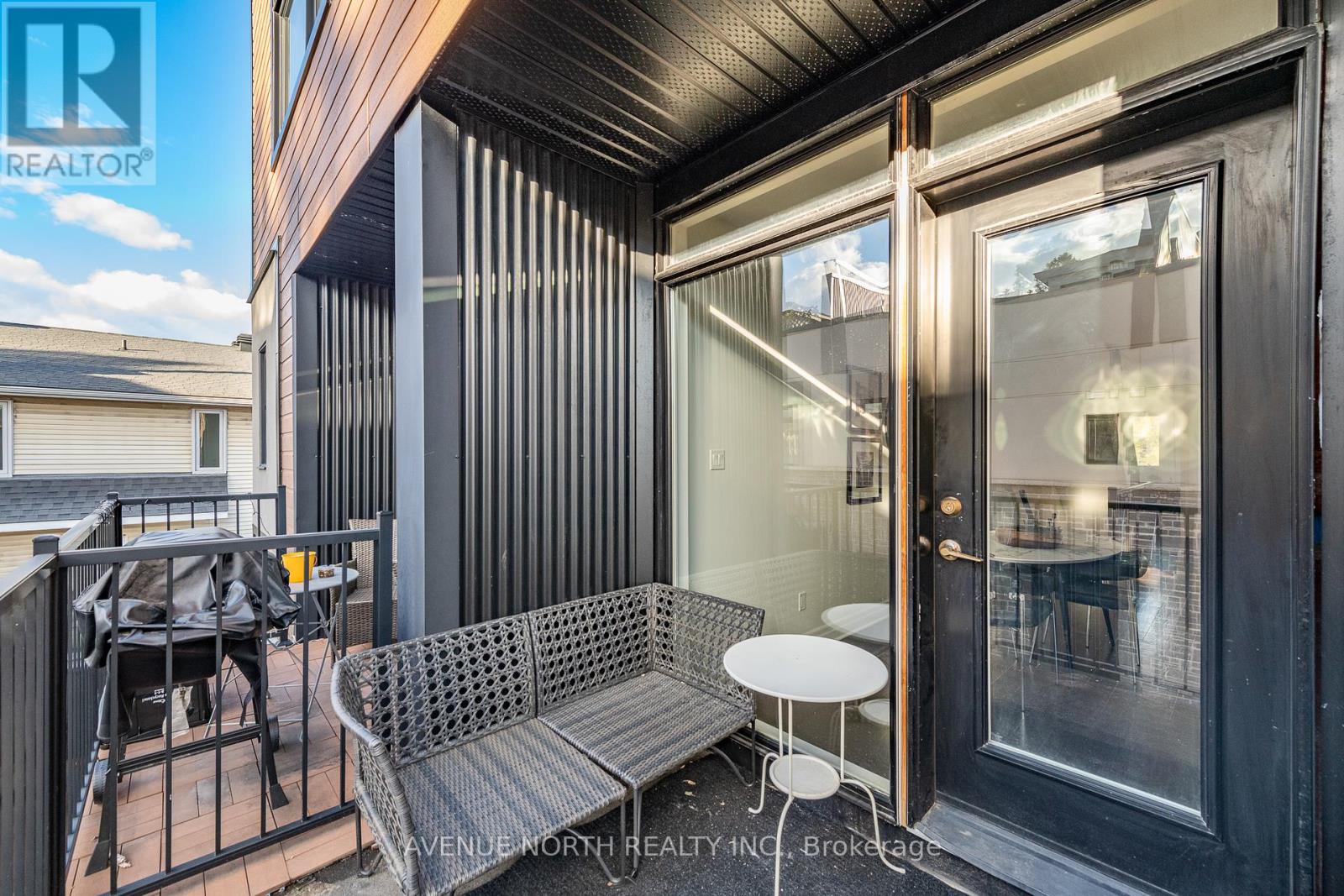 938 Woodroffe Avenue