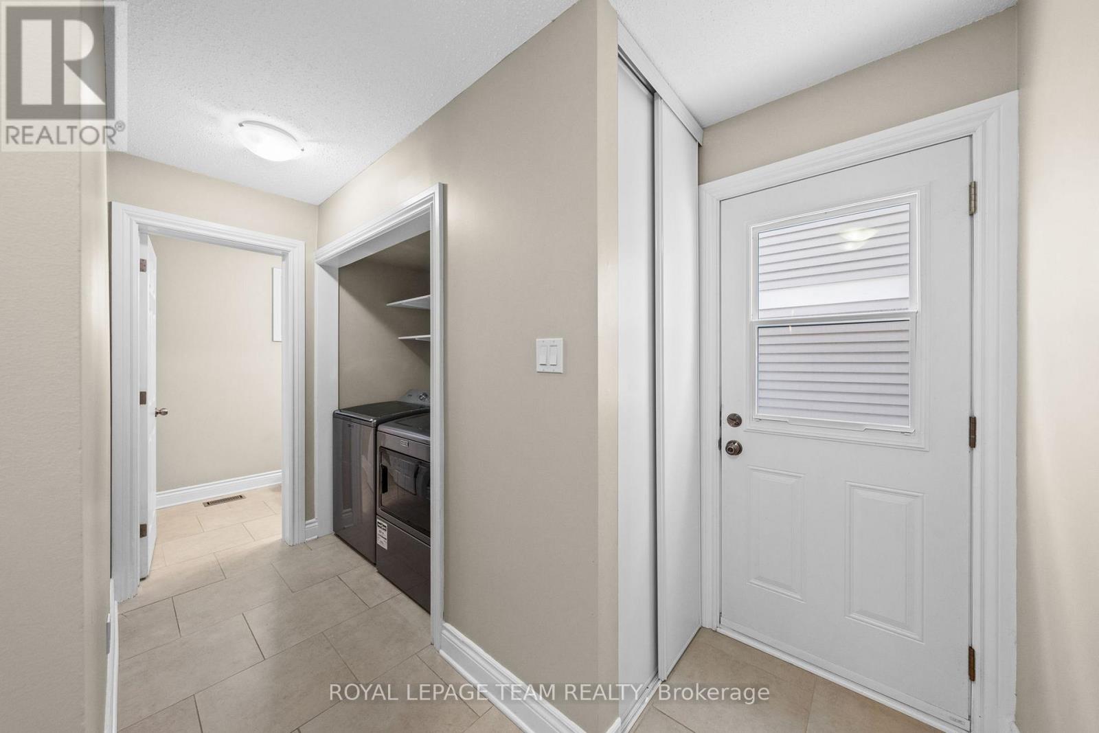 828 Kingfisher Crescent