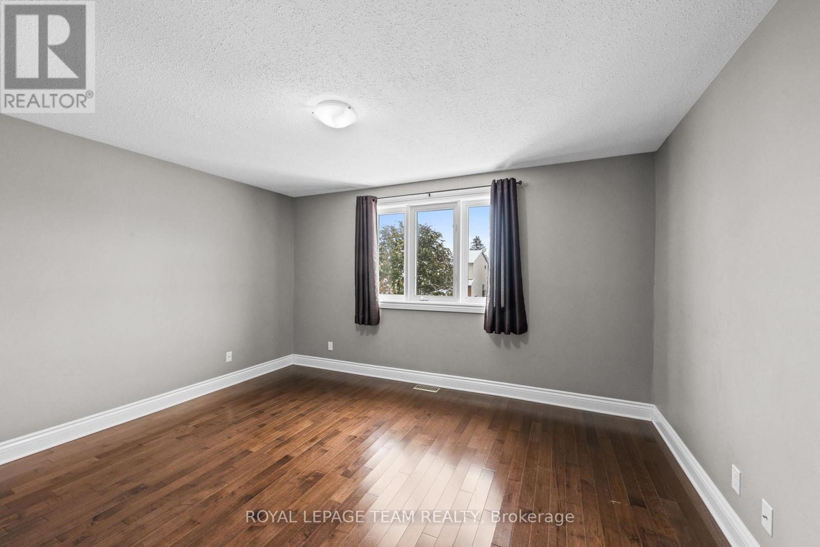 828 Kingfisher Crescent