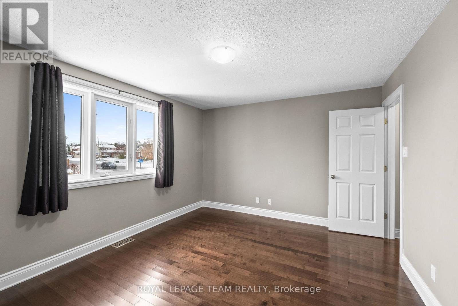 828 Kingfisher Crescent