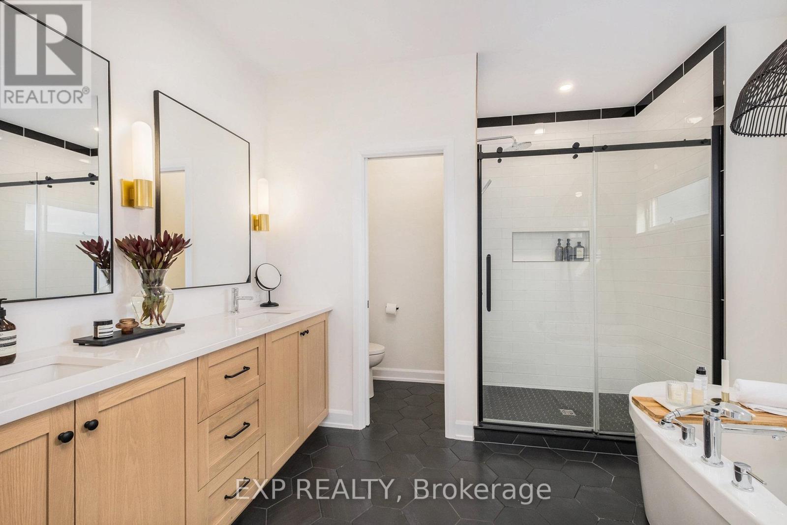 597 Paakanaak Avenue