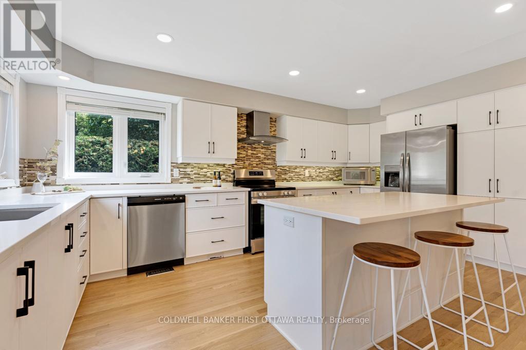 5525 Pettapiece Crescent