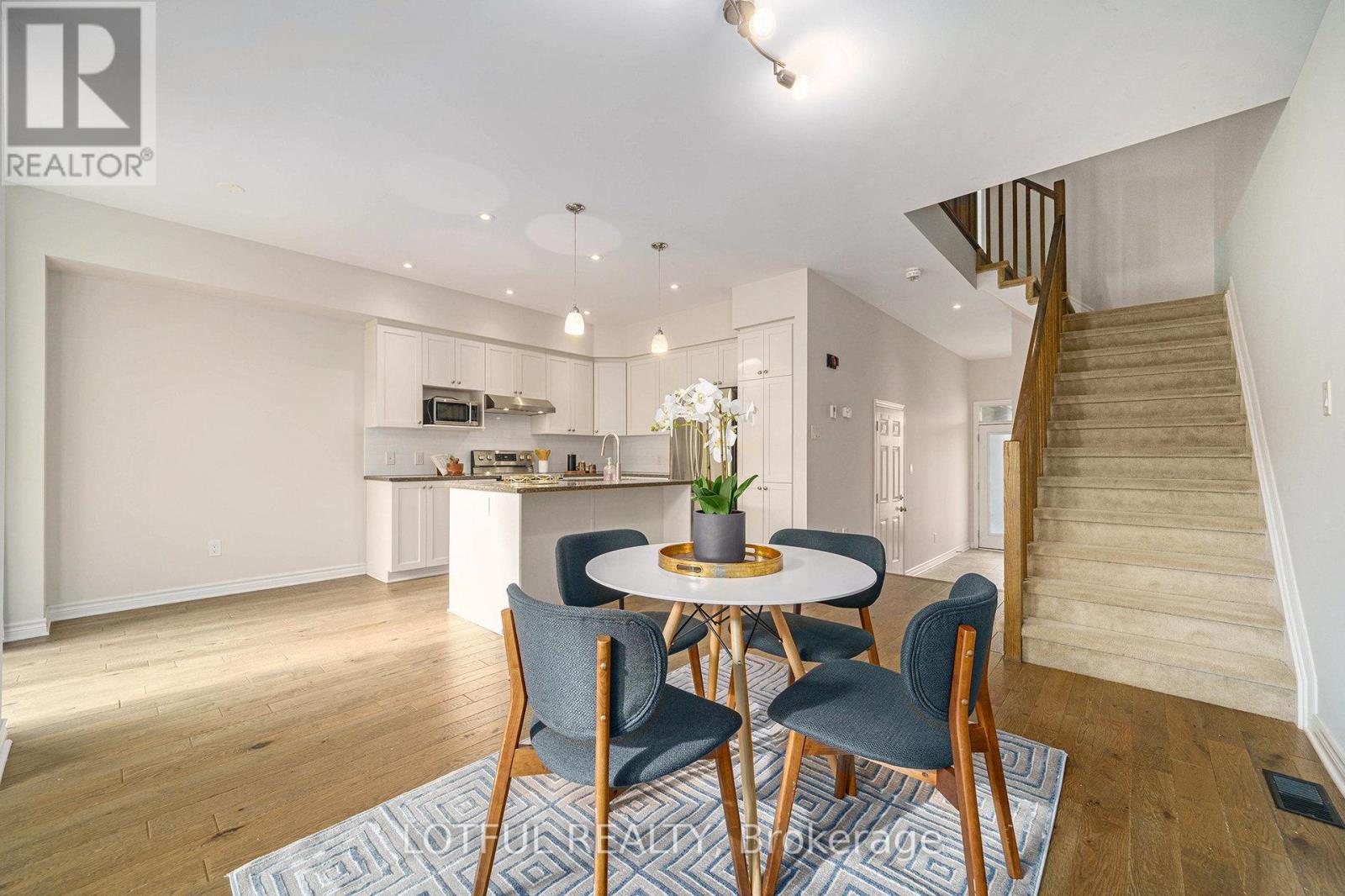 336 Rainrock Crescent