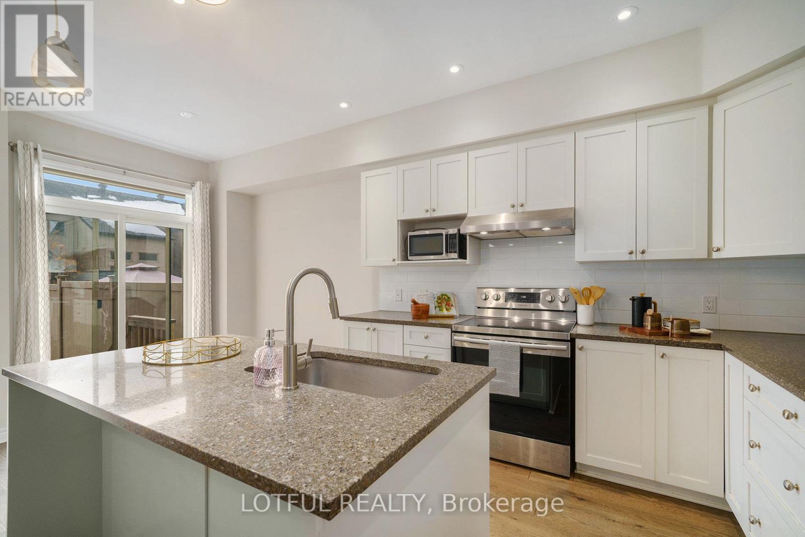 336 Rainrock Crescent