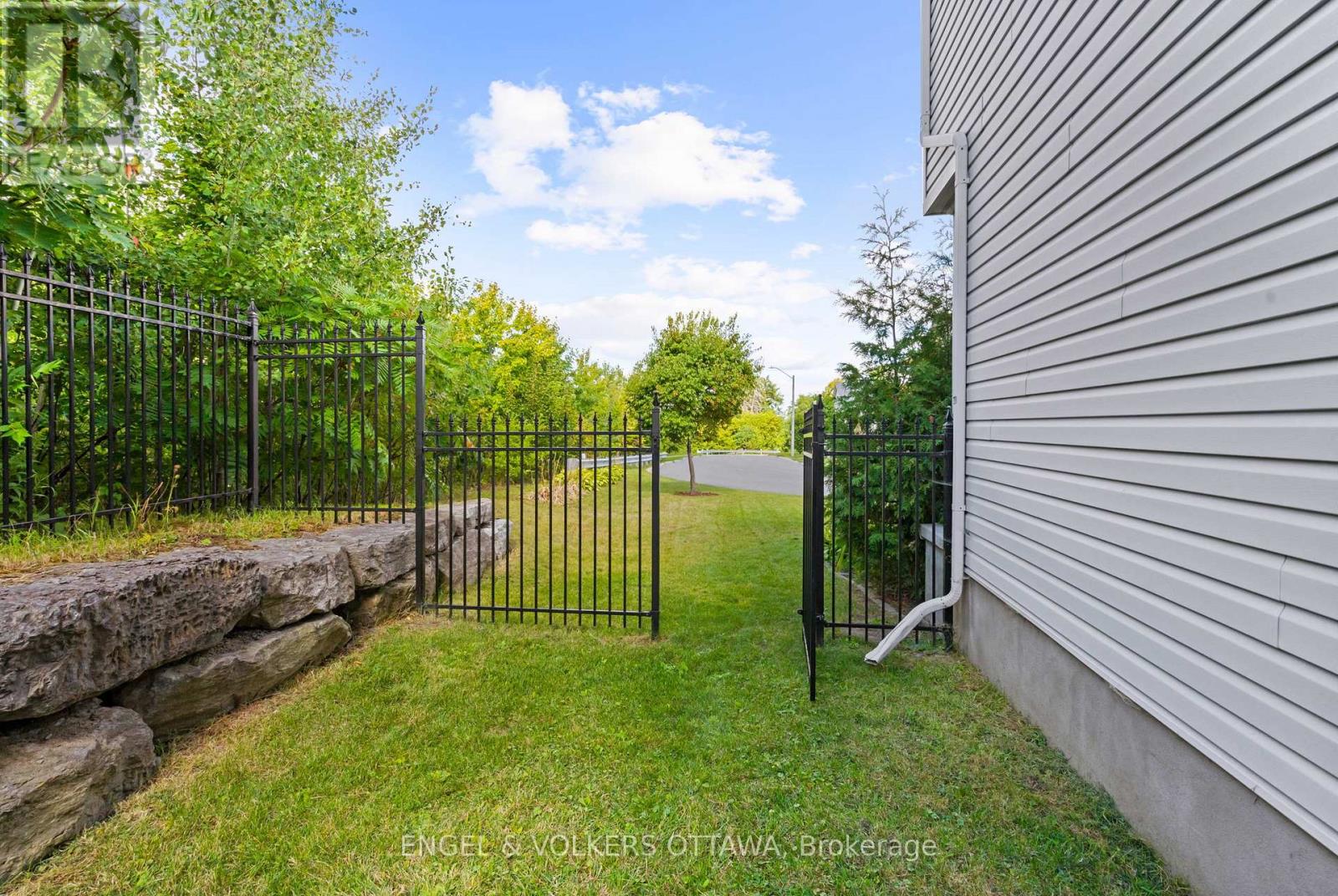 135 Challenge Crescent