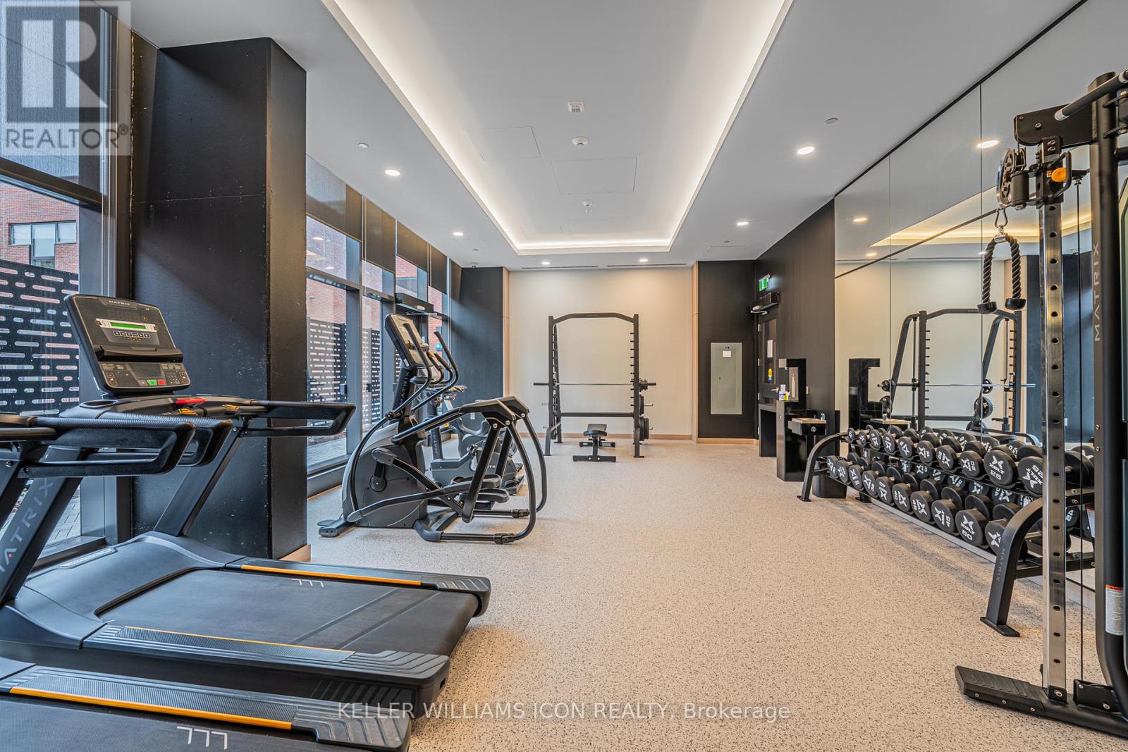 601 - 10 James Street