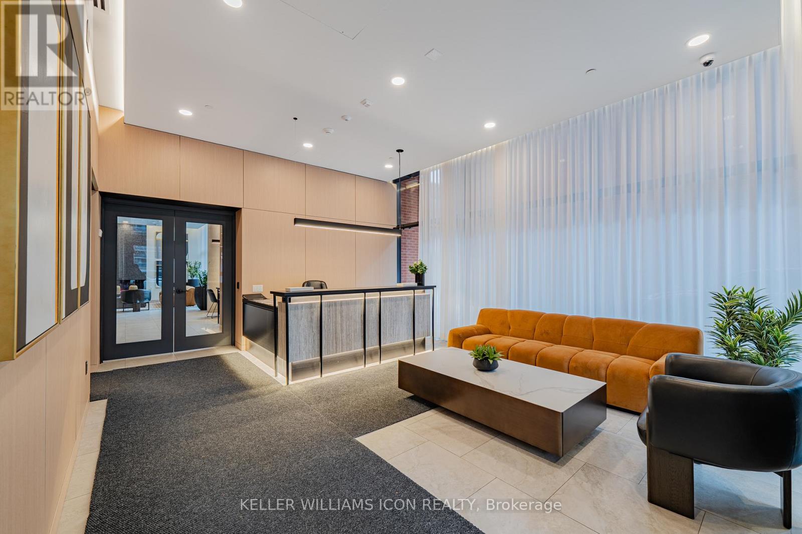 601 - 10 James Street