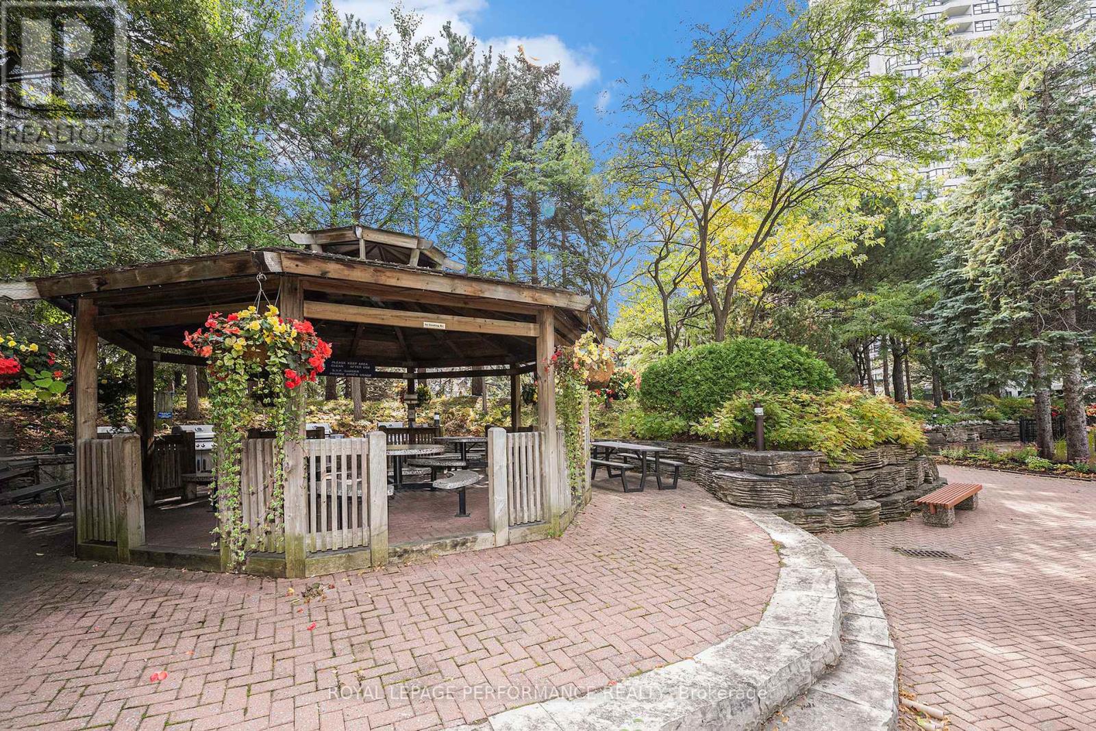 301 - 1480 Riverside Drive