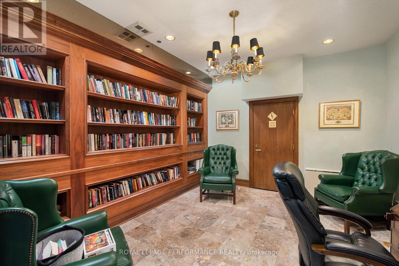 301 - 1480 Riverside Drive