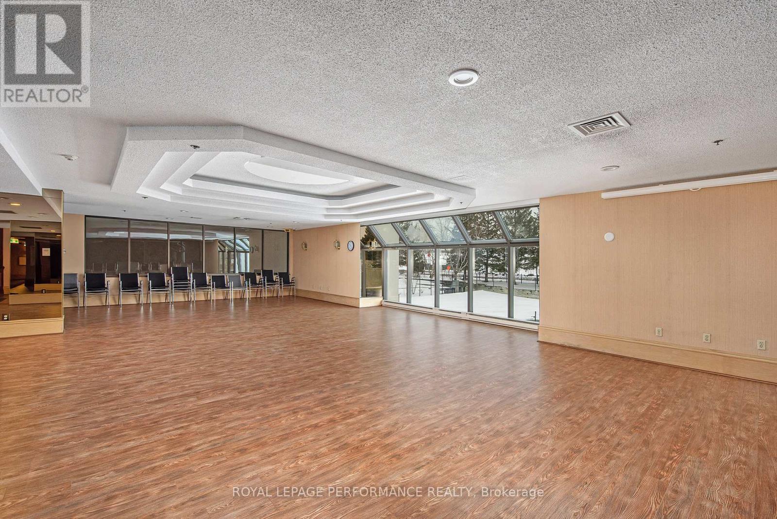 301 - 1480 Riverside Drive