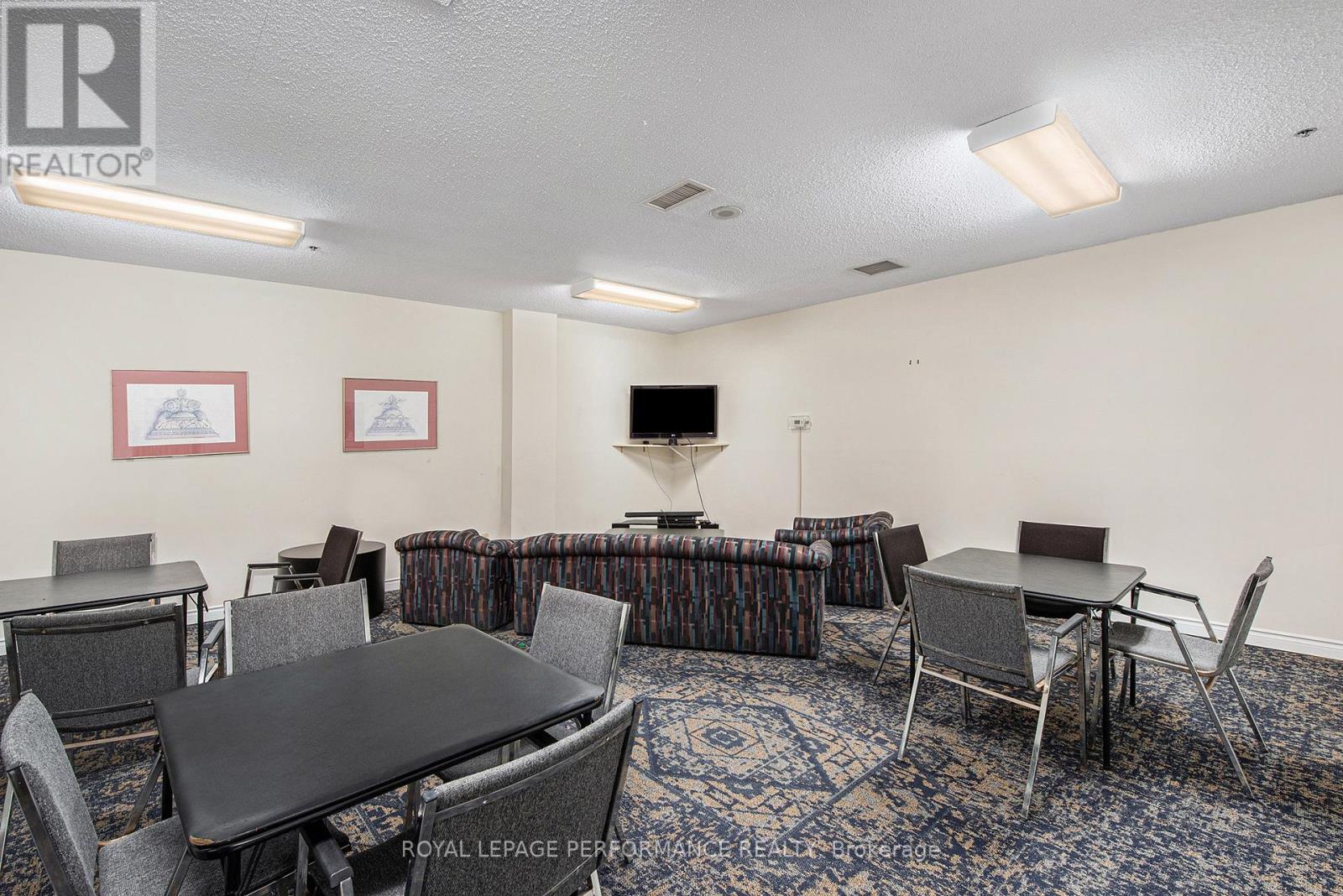 301 - 1480 Riverside Drive