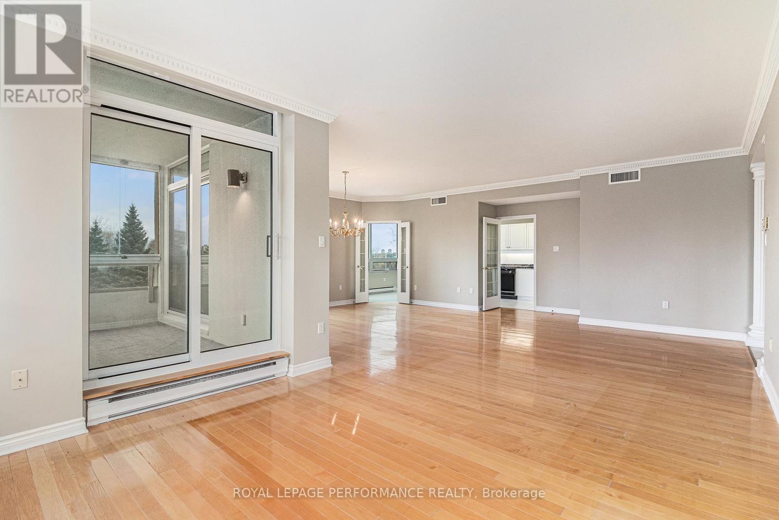 301 - 1480 Riverside Drive