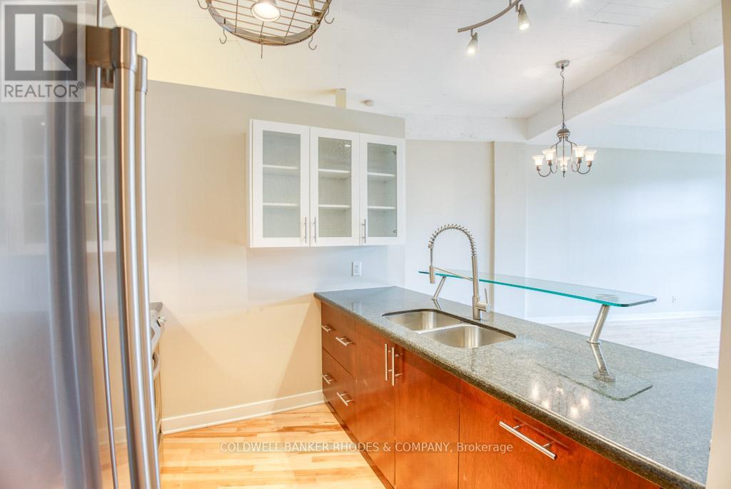 405 - 320 Parkdale Avenue