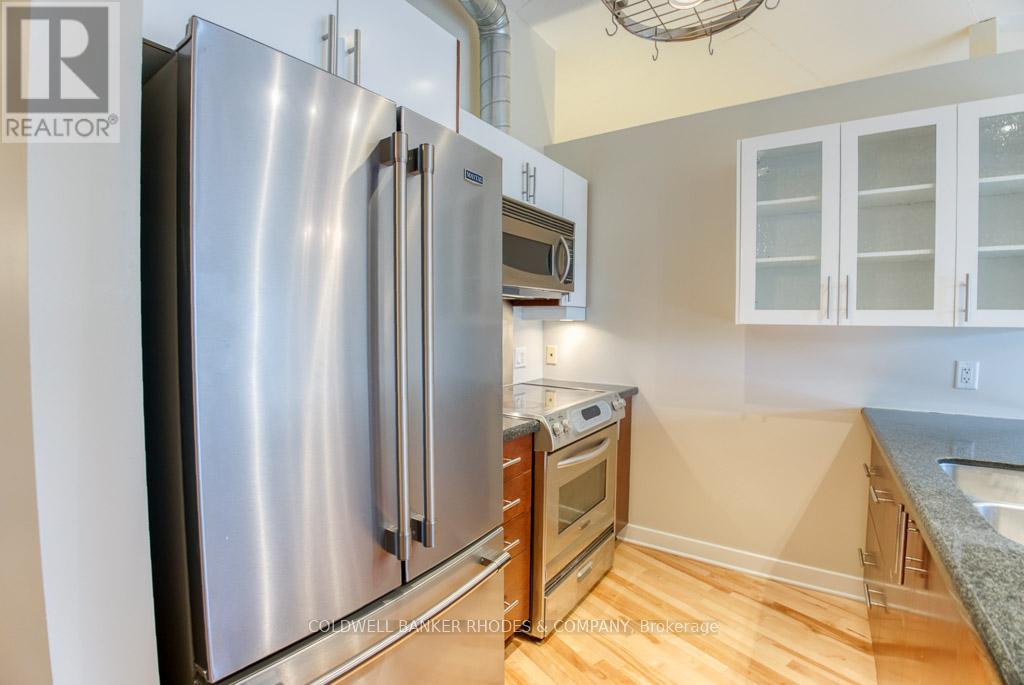 405 - 320 Parkdale Avenue