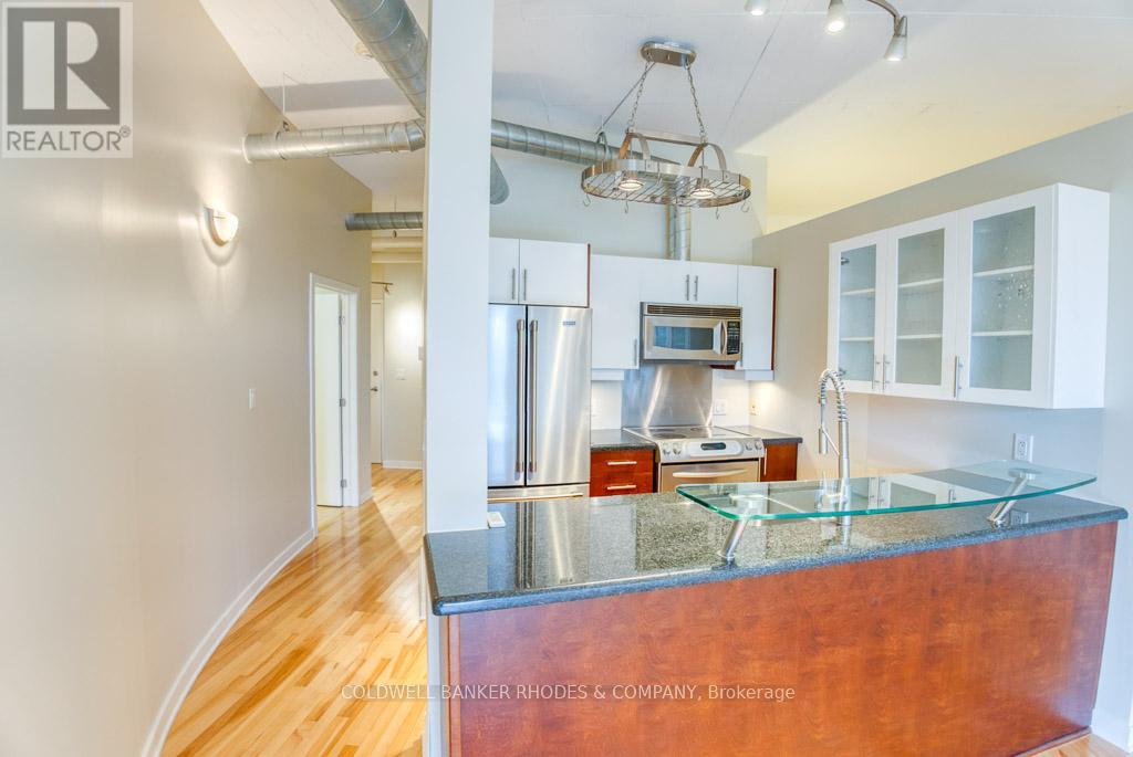 405 - 320 Parkdale Avenue