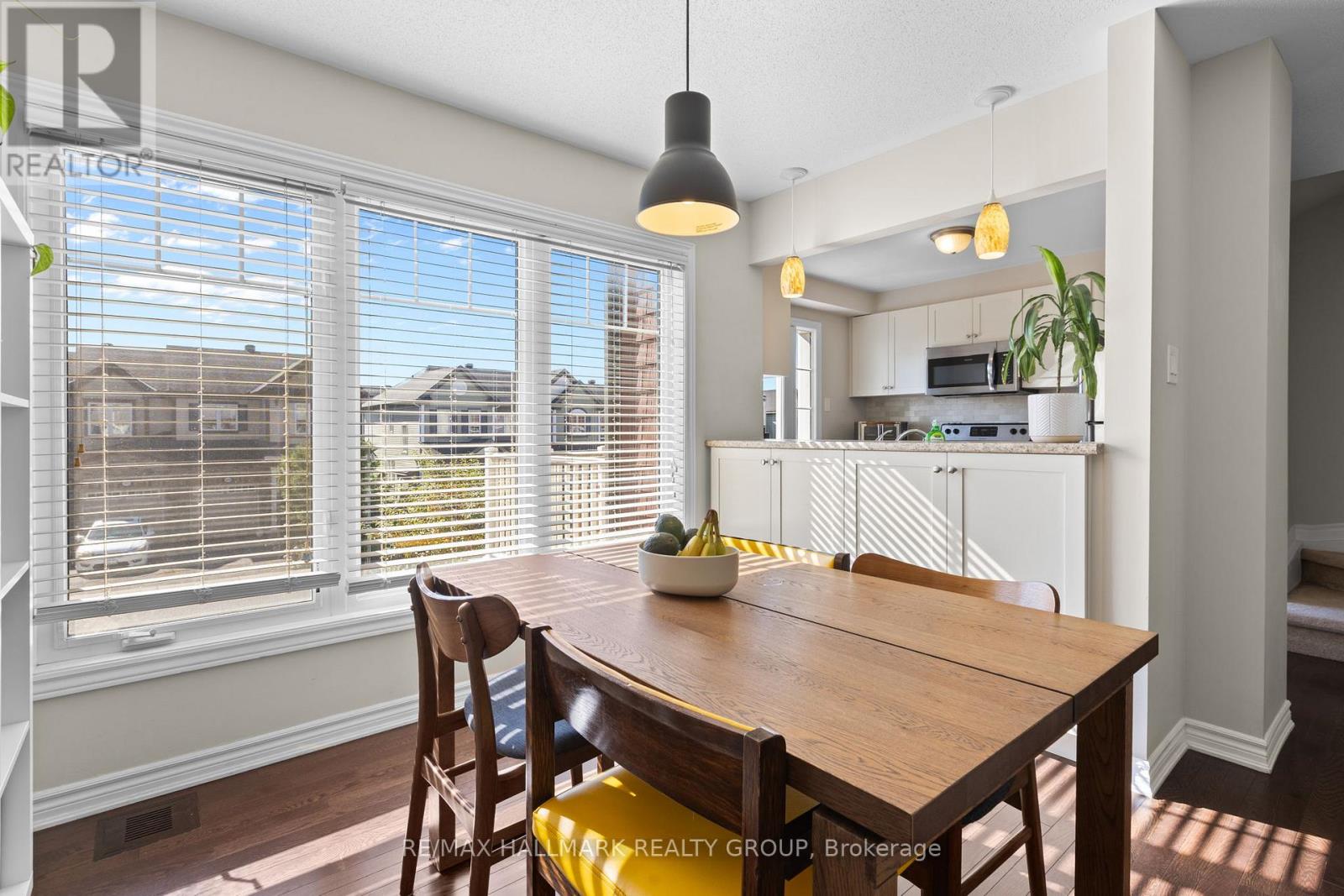 469 Meadowhawk Crescent