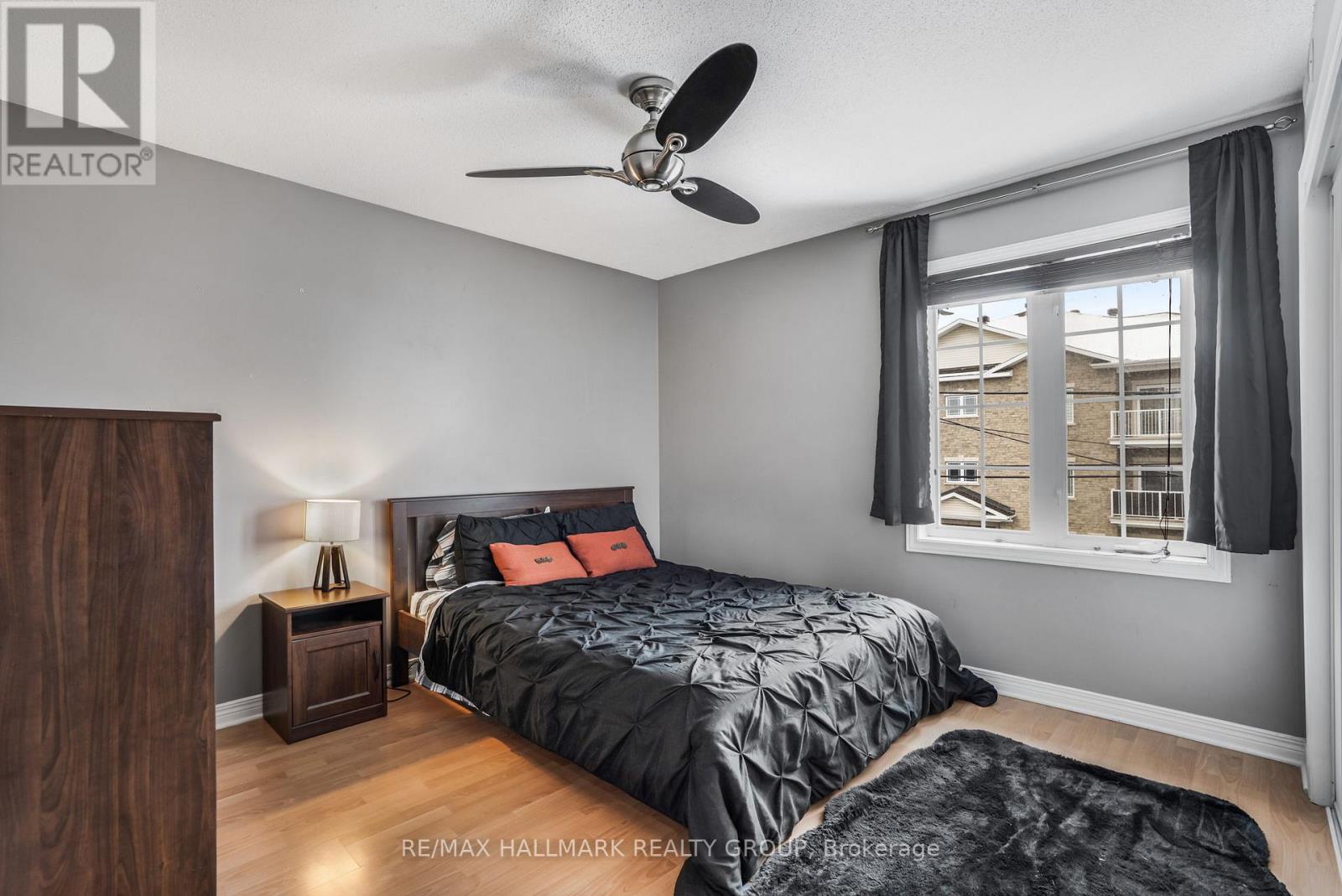 302 - 1005 Laurier Street