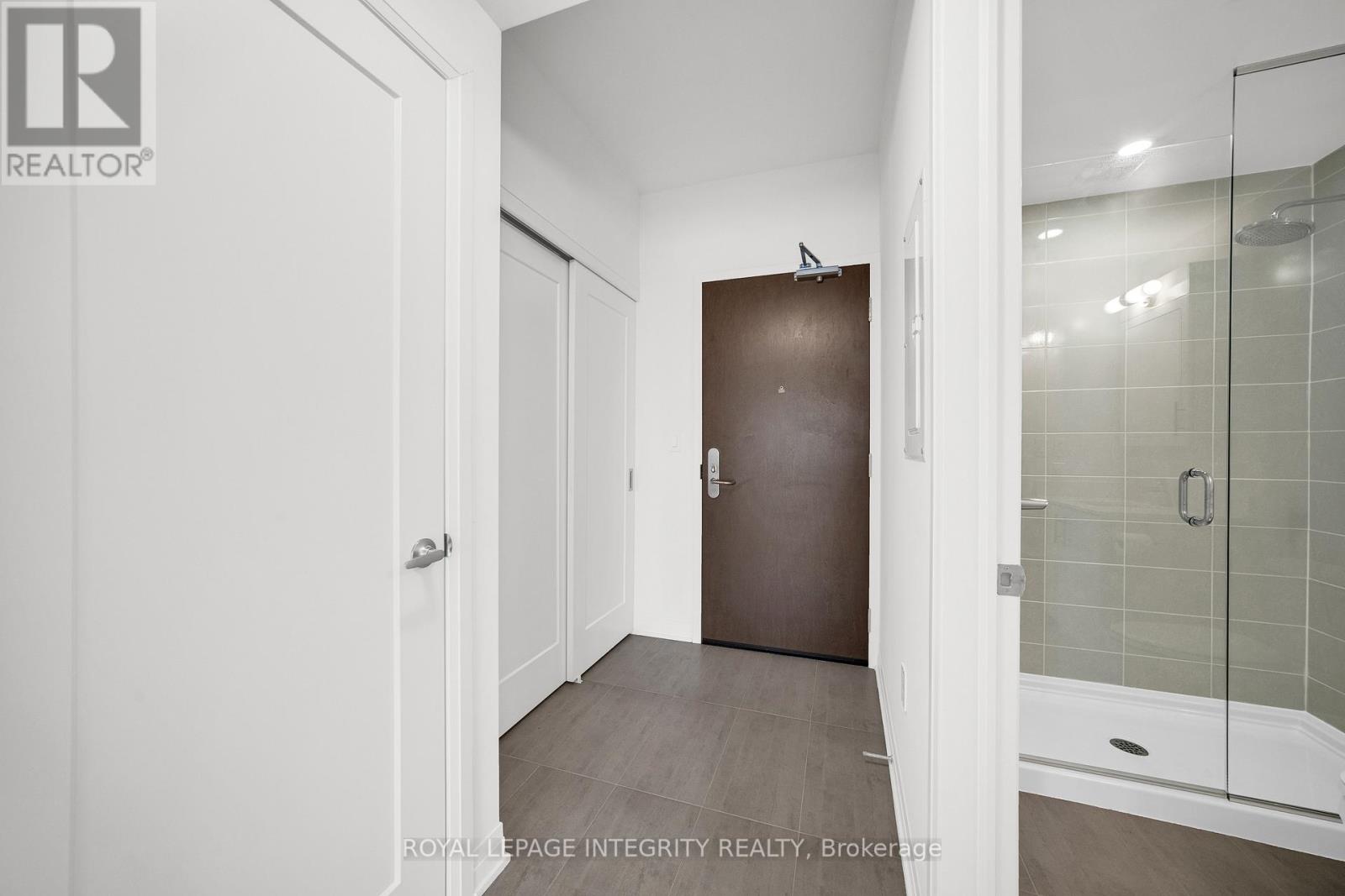 1703 - 805 Carling Avenue