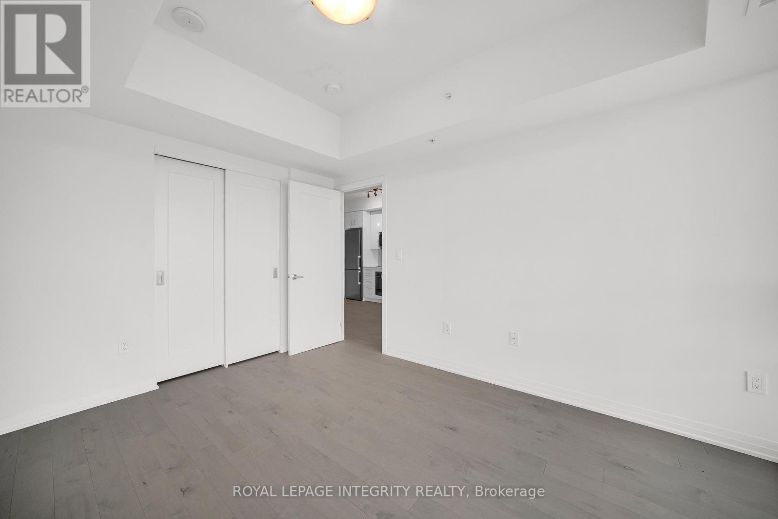 1703 - 805 Carling Avenue