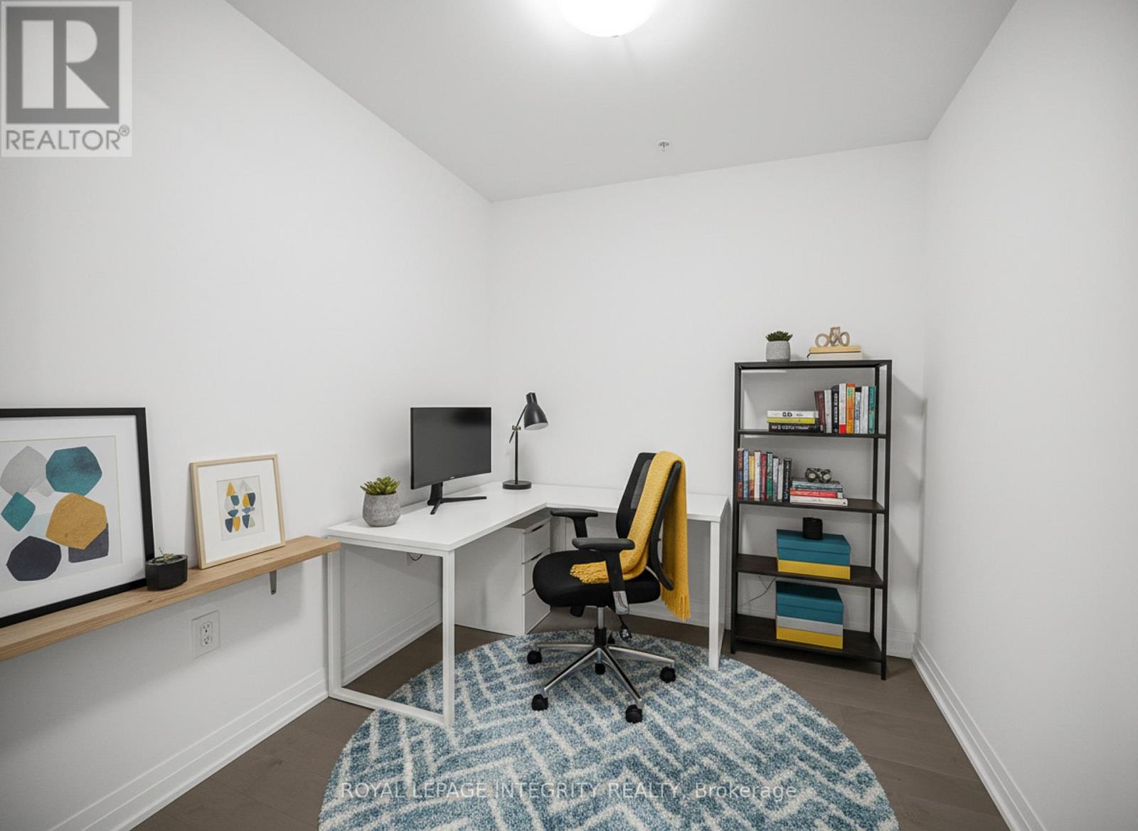 1703 - 805 Carling Avenue