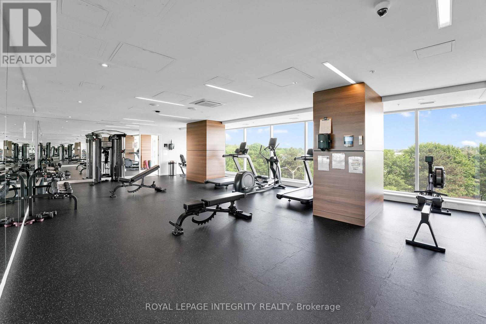 1703 - 805 Carling Avenue